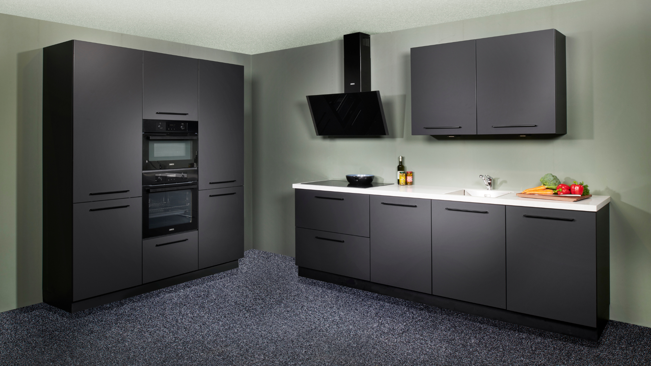 Zwarte Keuken in de showroom van Keukenwarenhuis.nl