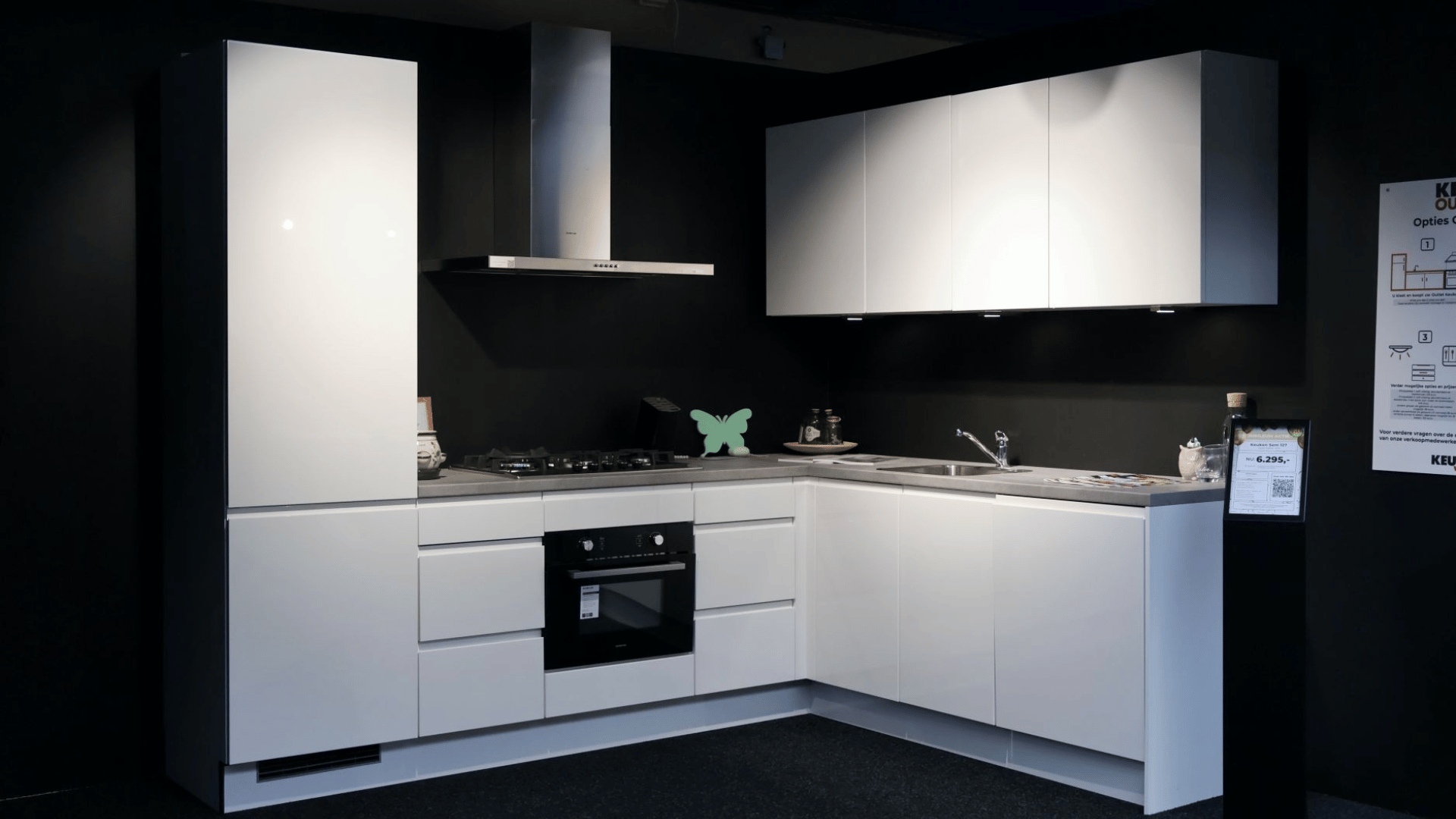 Hoogglans greeploze keukenfront Alpha Lack uit het B2B projectkeukens concept van Keukenwarenhuis.nl