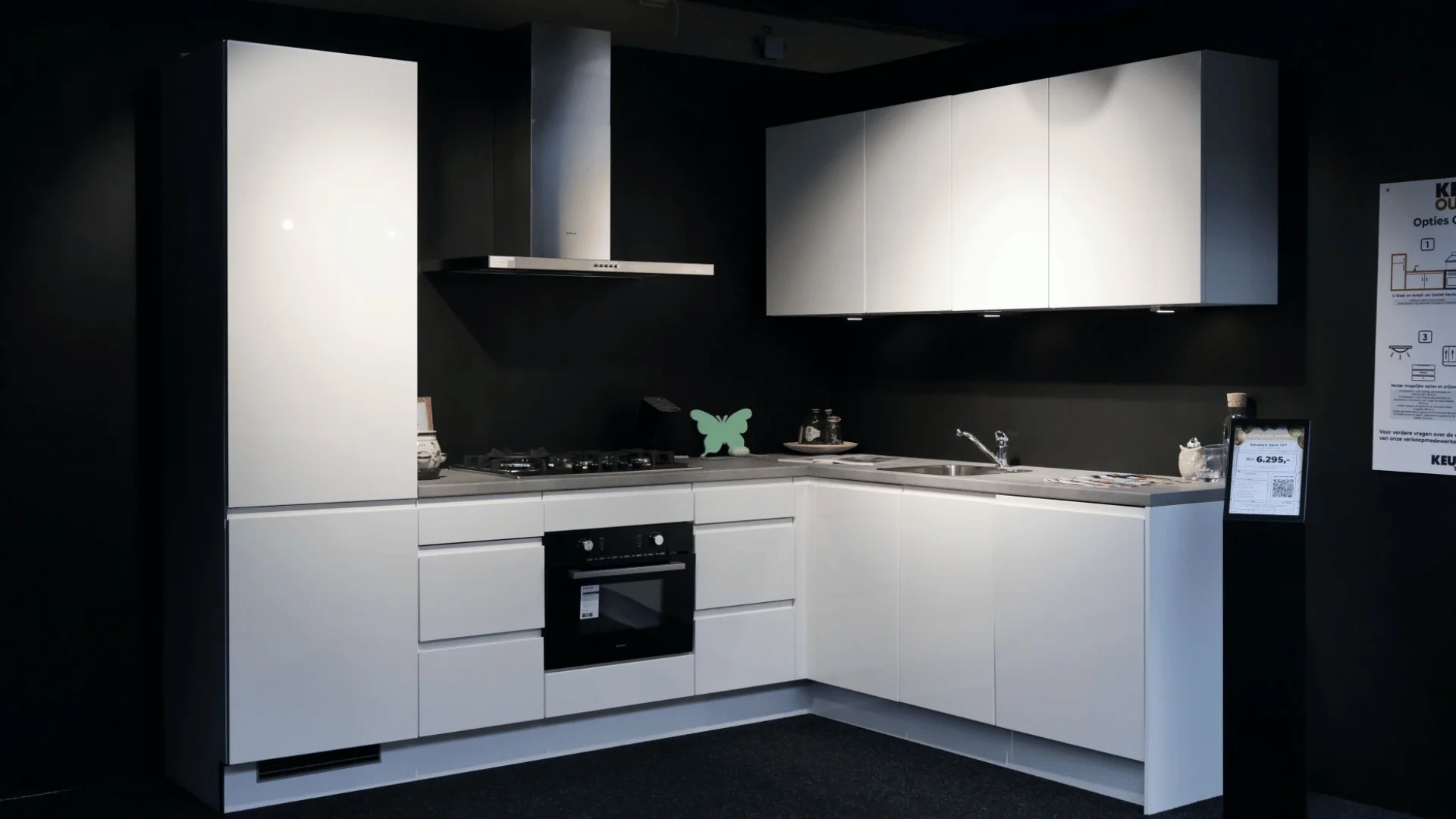 Hoogglans greeploze keukenfront Alpha Lack uit het B2B projectkeukens concept van Keukenwarenhuis.nl