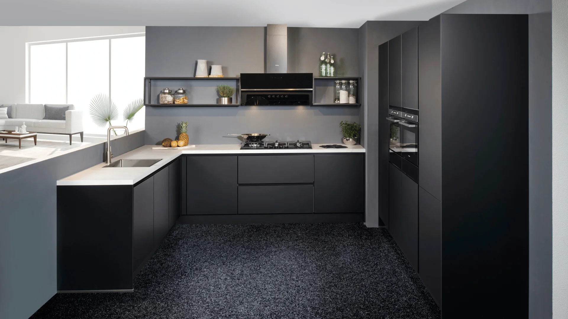 Een U-vormige keuken in de showroom van Keukenwarenhuis.nl in Ter Aar