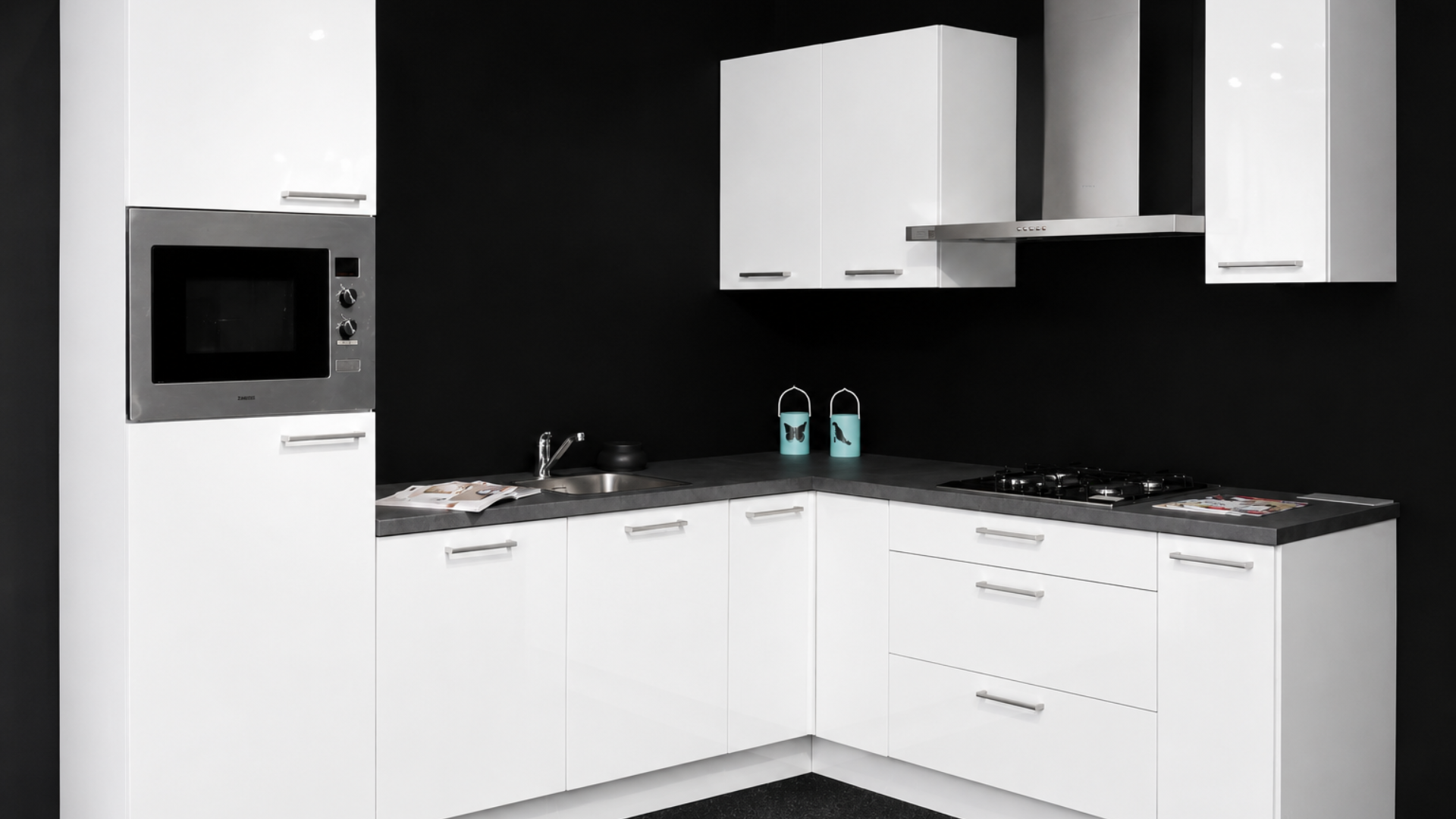 Hoogglans witte keukenfront Alpha Lack uit het Keukens Binnen 7 Dagen concept van Keukenwarenhuis.nl