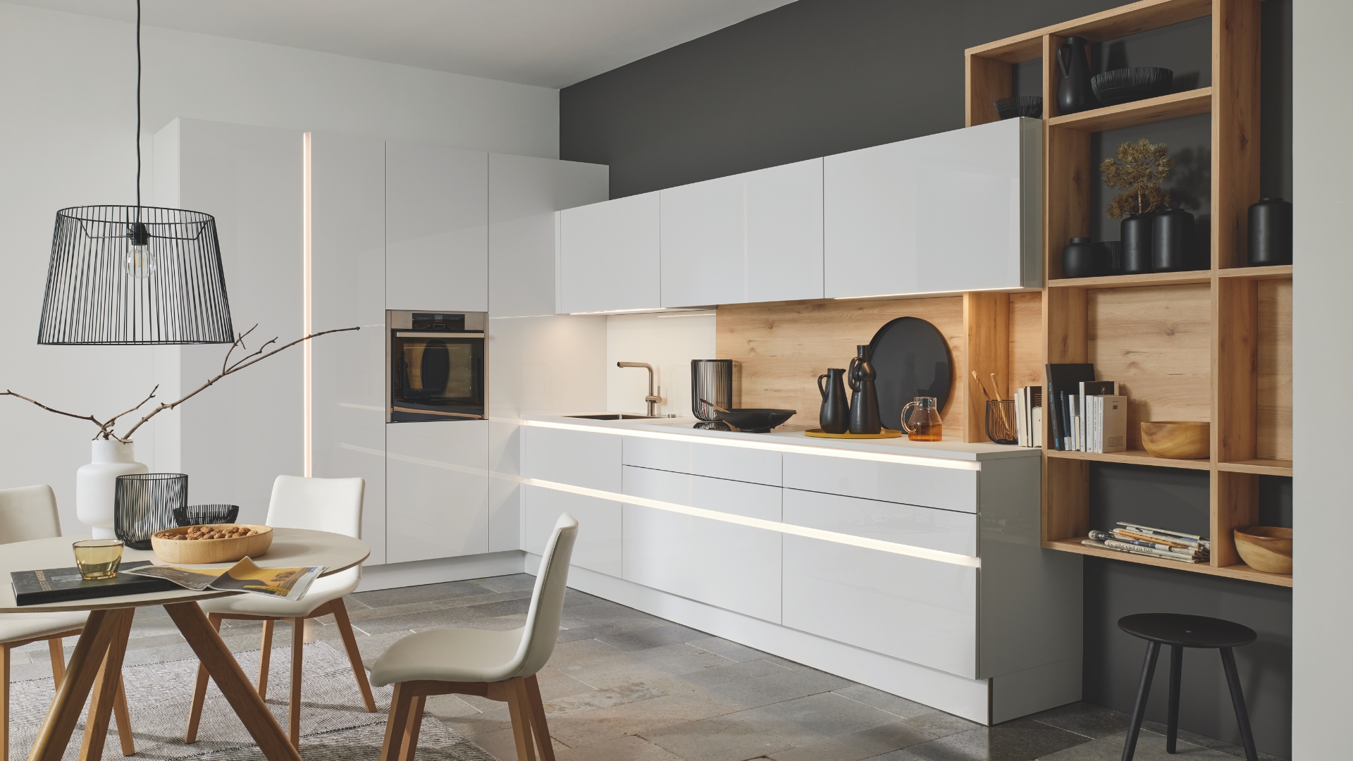 Witte greeploze keuken