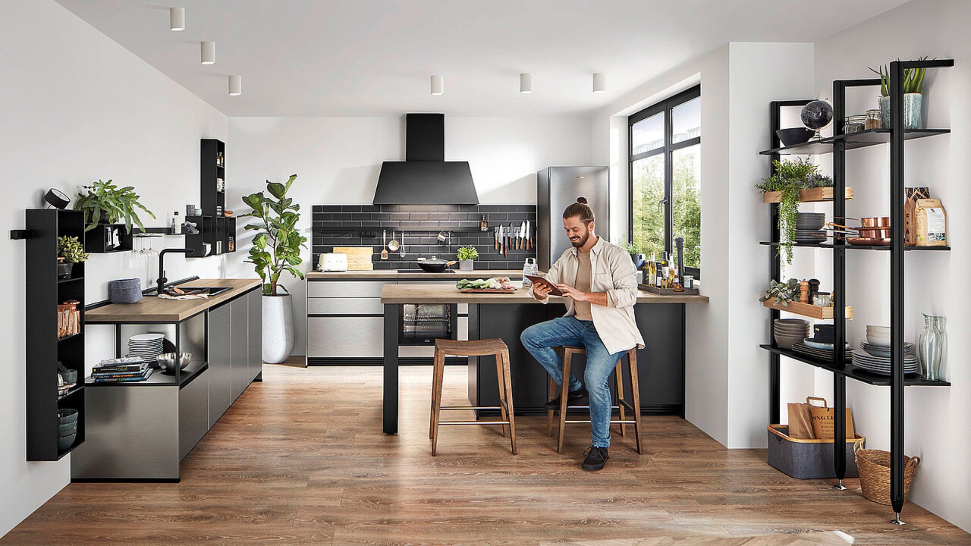 Industriële rvs keuken