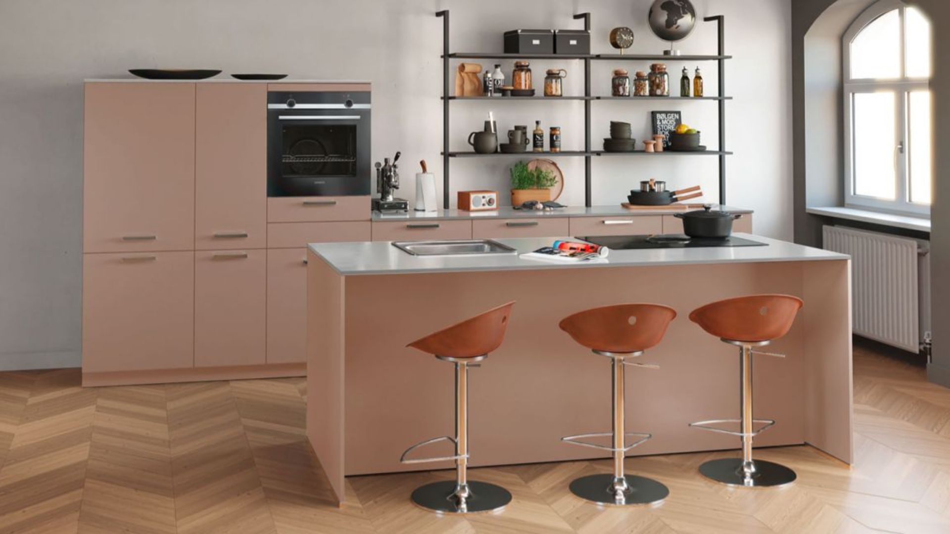 Zalmroze eilandkeuken